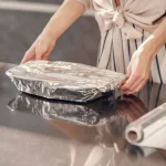 v-kuhinji-je-to-strogo-prepovedano-poceti-s-folijo-unicili.webp.webp